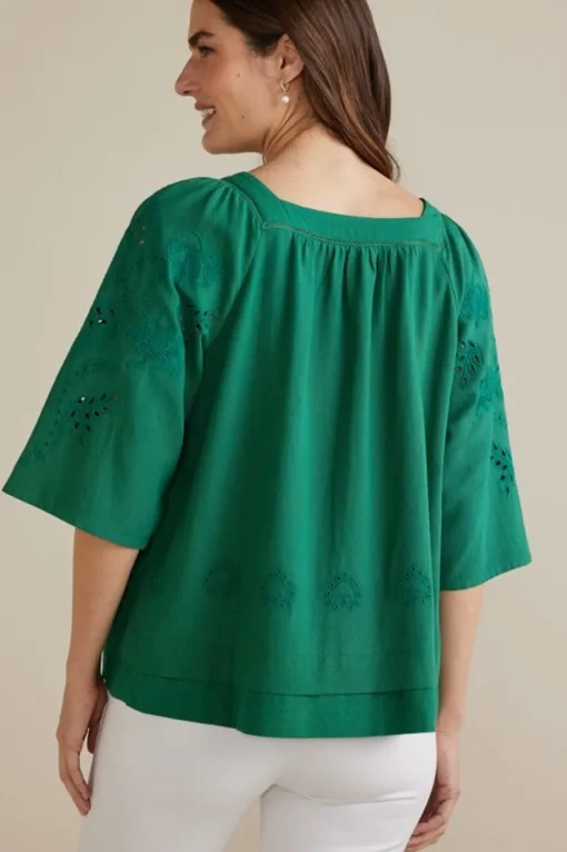 Avery Top