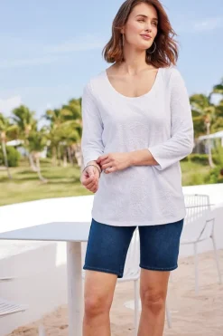Linnea Embroidered 3/4 Sleeve Tee