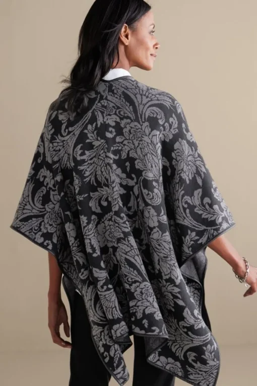 Rian Jacquard Ruana