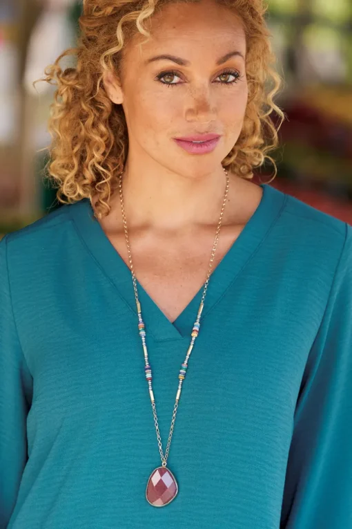 Suri Pendant Necklace