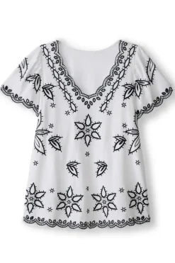 Teres Embroidered Tee