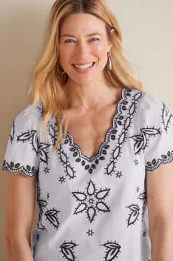 Teres Embroidered Tee