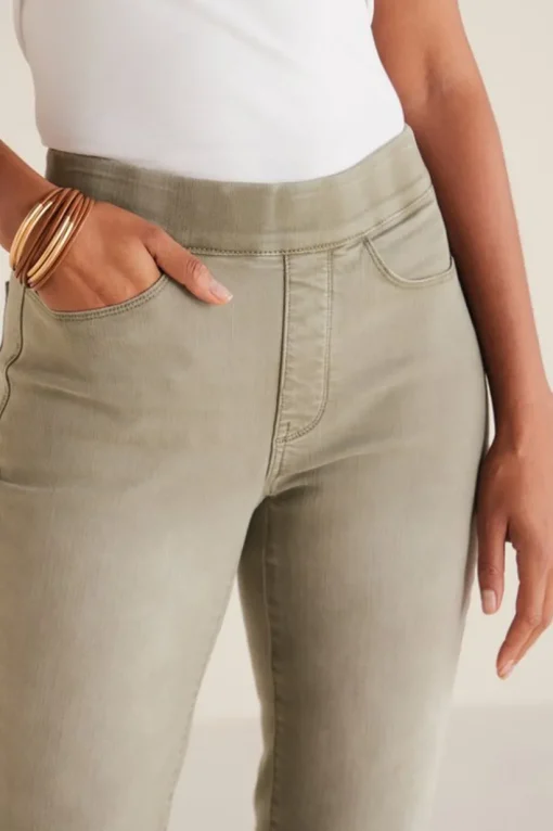 The Ultimate Denim Pull-On Crop